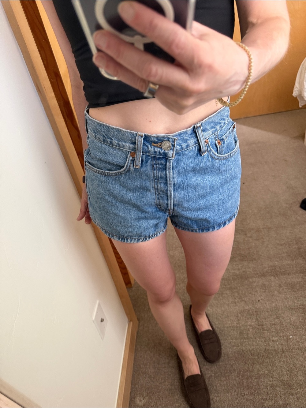 Re/Done Vintage-Inspired High-Rise Denim Shorts in Blue
